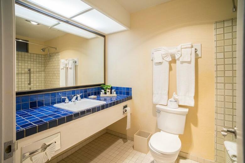 Hotel Half Moon Bay Lodge
