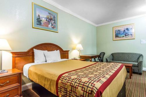 Hotel Rodeway Inn & Suites Hayward
