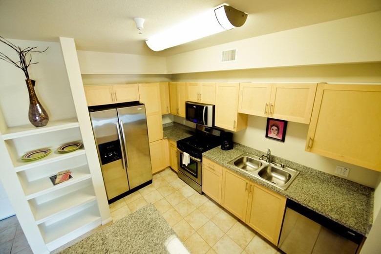 The Hollywood Ray Apartment