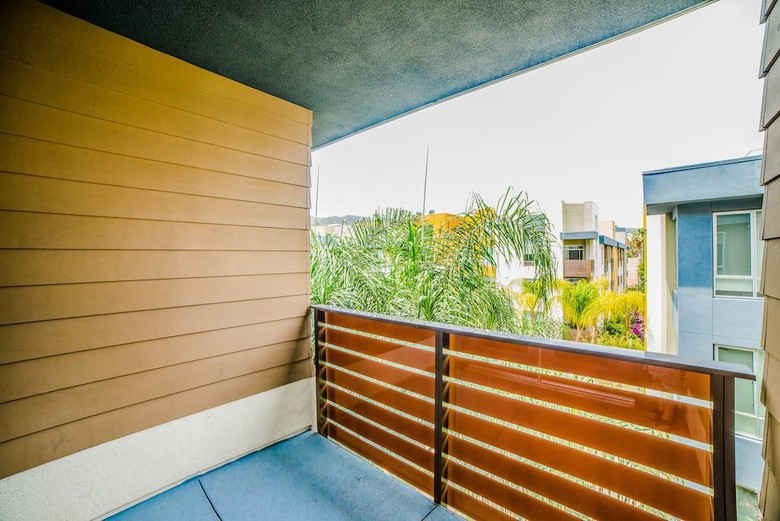 The Hollywood Ray Apartment