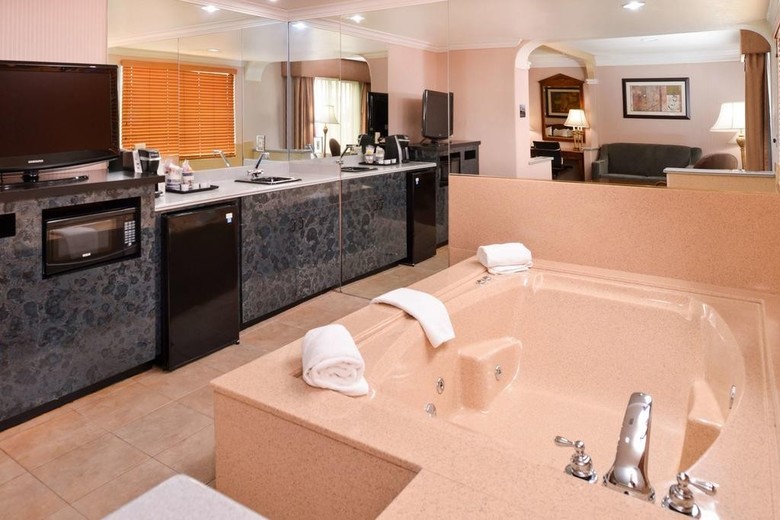 Best Western Plus Suites Hotel - Lax