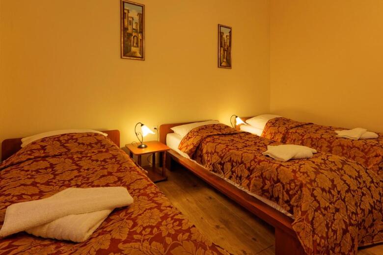 Hostal Enjoy Inn