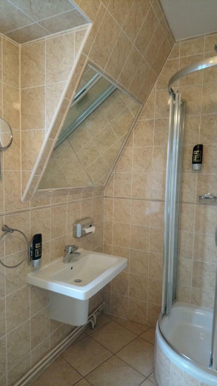 Hostal Enjoy Inn