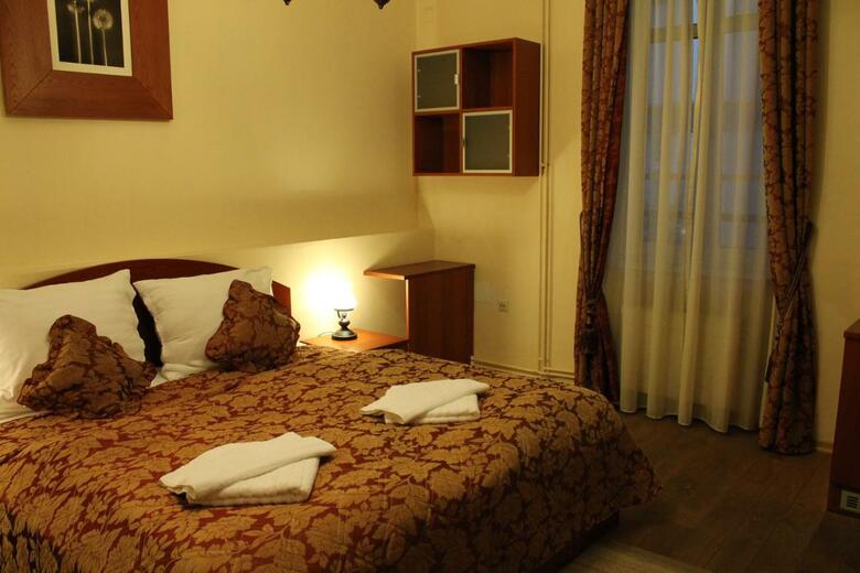 Hostal Enjoy Inn