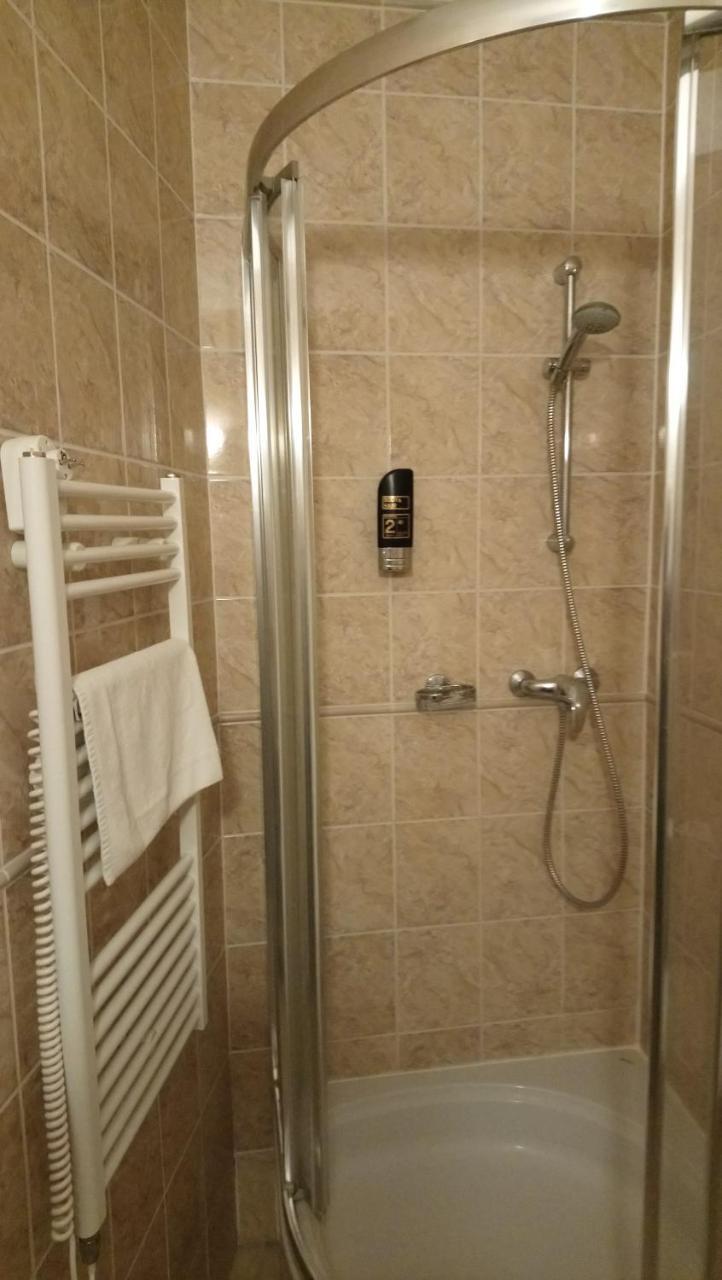 Hostal Enjoy Inn