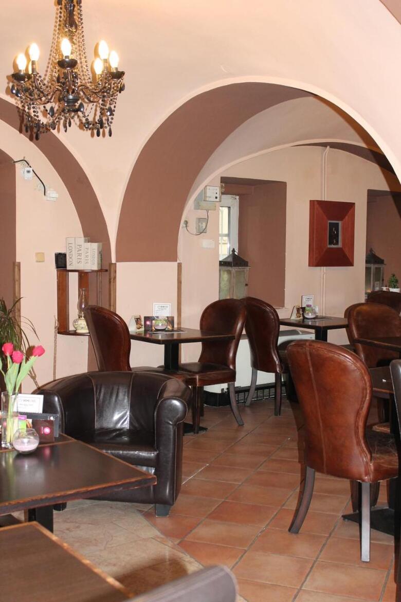 Hostal Enjoy Inn