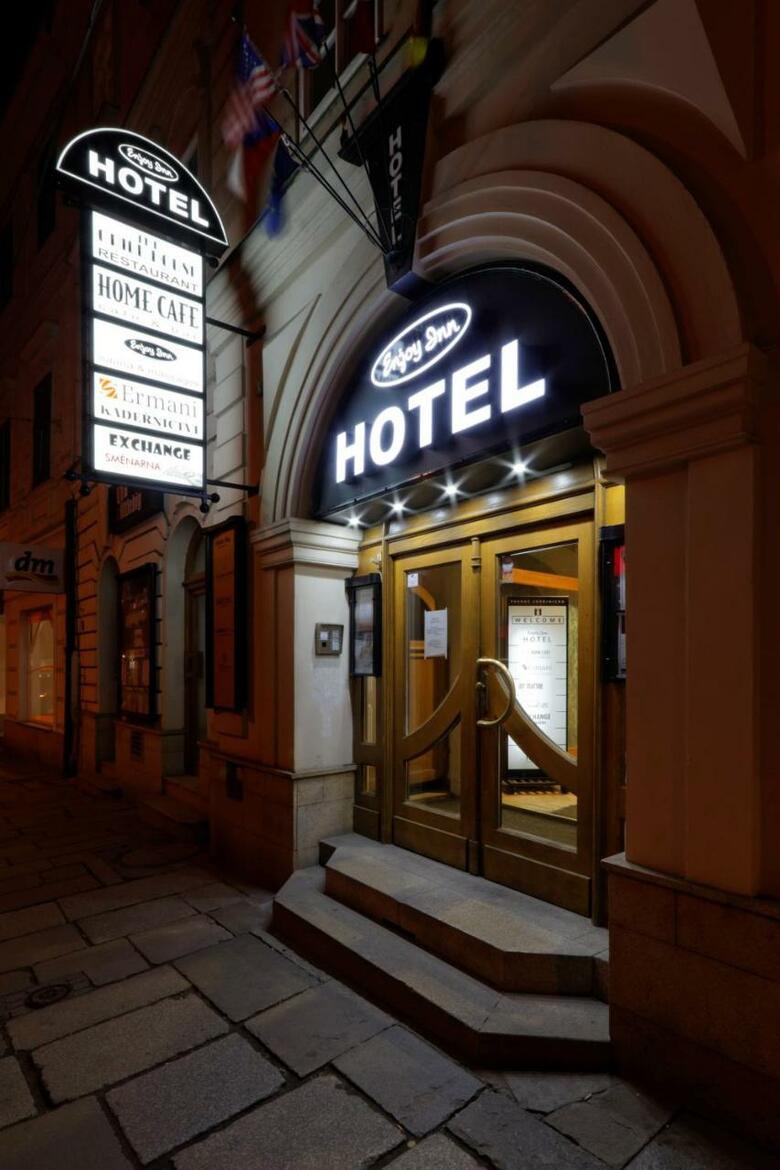Hostal Enjoy Inn