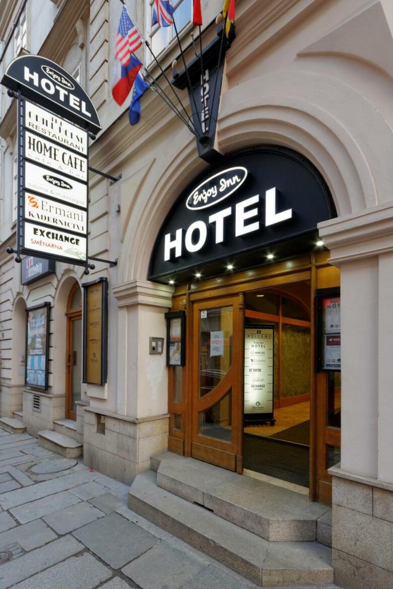 Hostal Enjoy Inn