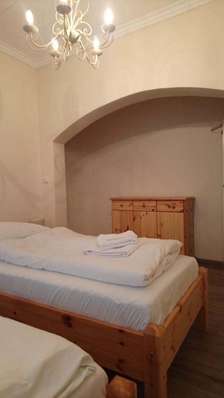 Hostal Enjoy Inn
