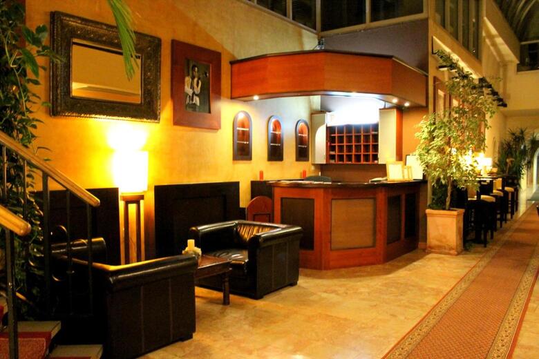 Hostal Enjoy Inn
