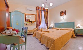 Hotel Henry
