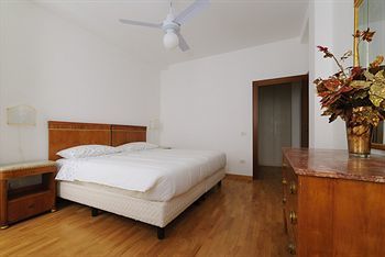 Venice Apartments
