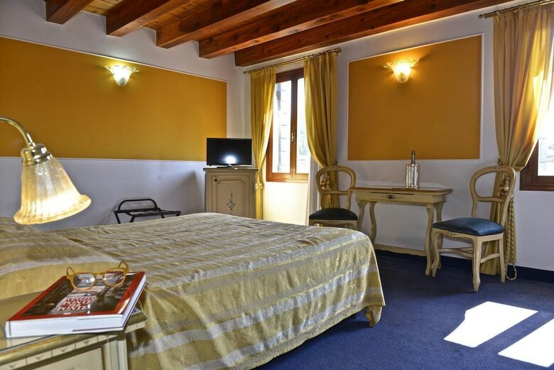 Hotel Alla Corte Rossa