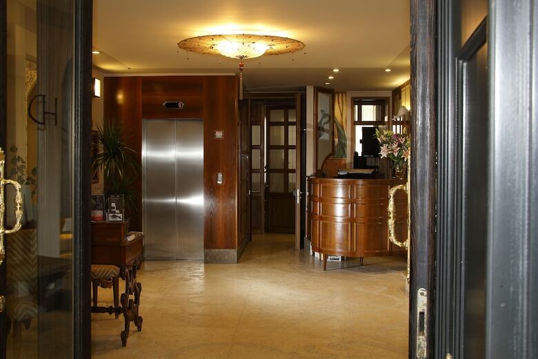 Hotel Dei Dragomanni