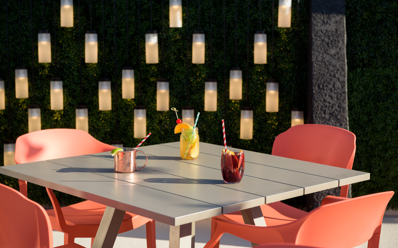 Le Parc Suites Hotel