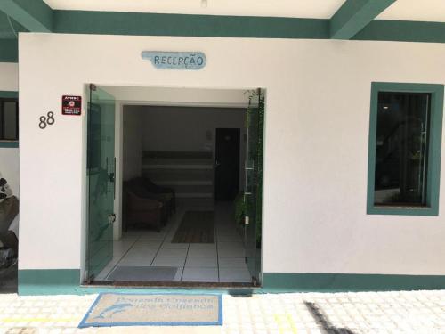 Hostal Pousada Enseada Dos Golfinhos