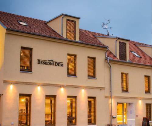 Wine & Wellness Hotel Besedn� D?m