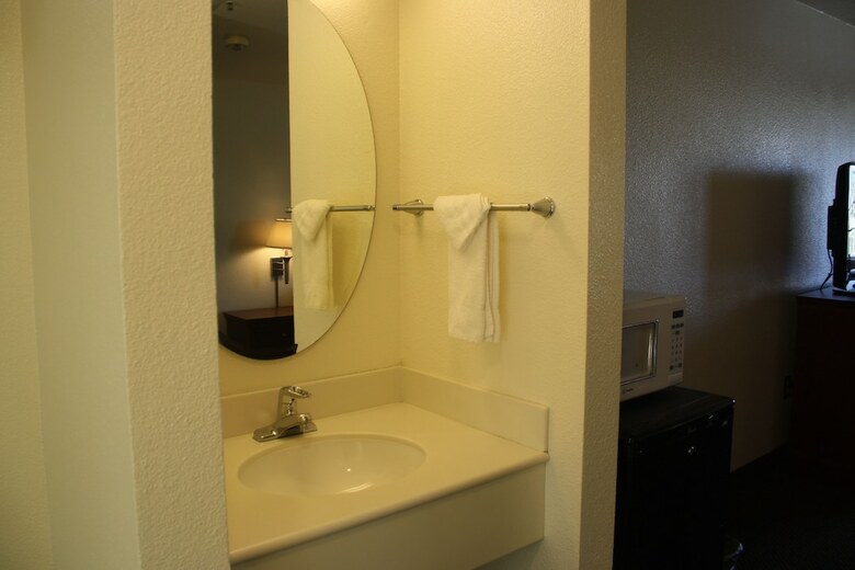 Motel Airport Inn