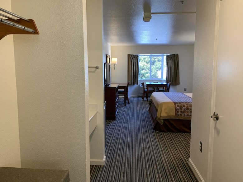 Motel Airport Inn