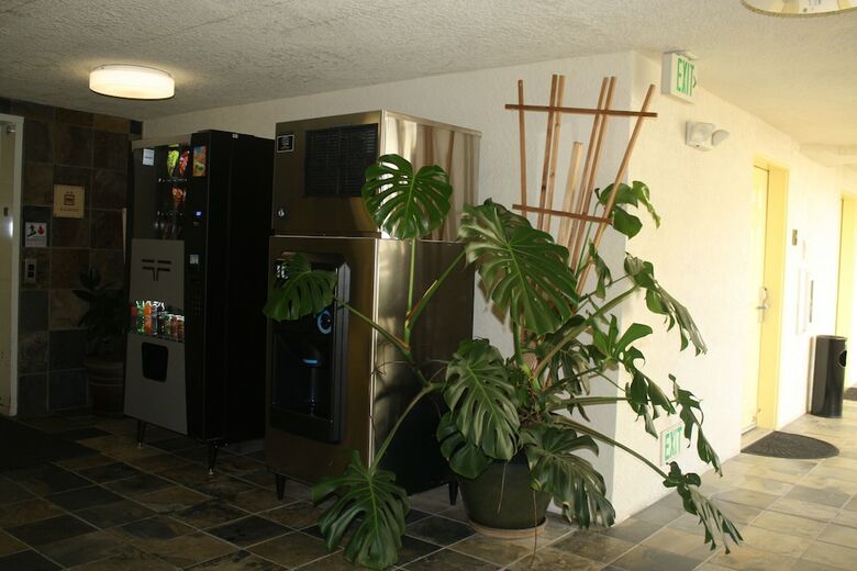 Motel Airport Inn