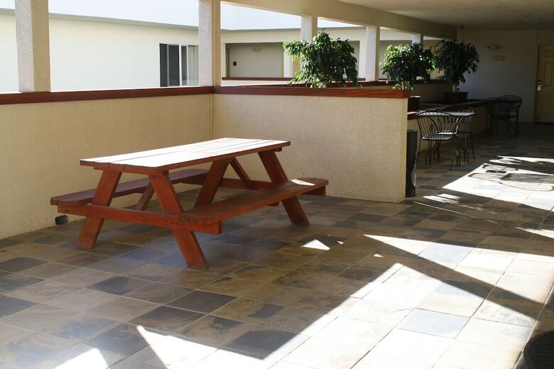 Motel Airport Inn