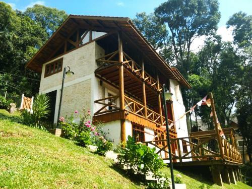 Hostal Nas Nuvens Hospedaria