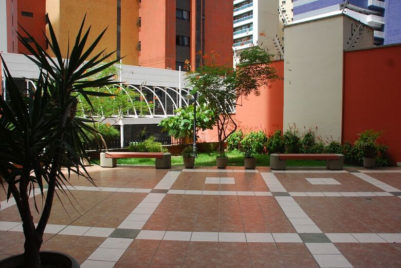 Altavista Apartments