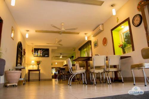 Hotel Cosmos