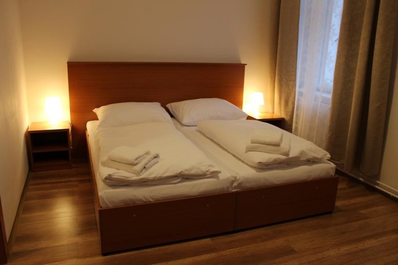 Gallery Hotel Sis