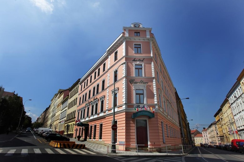 Carlton Hotel