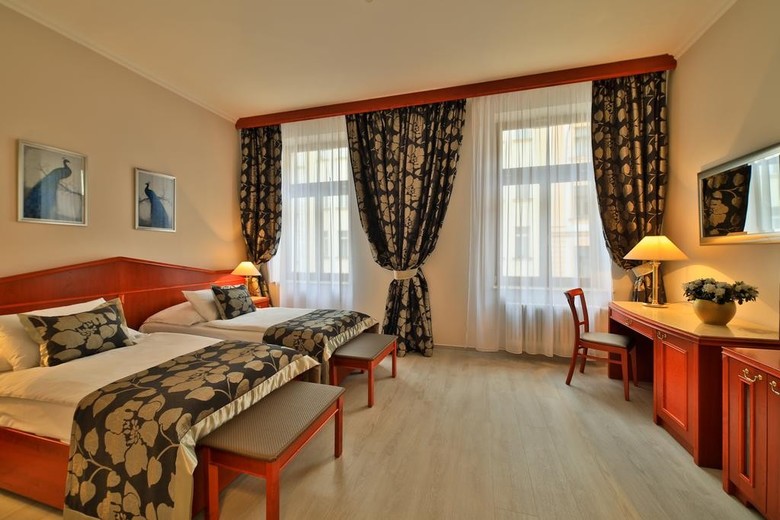 Carlton Hotel