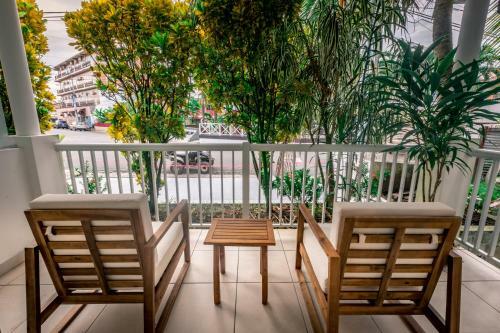 Tropical Suites Hotel