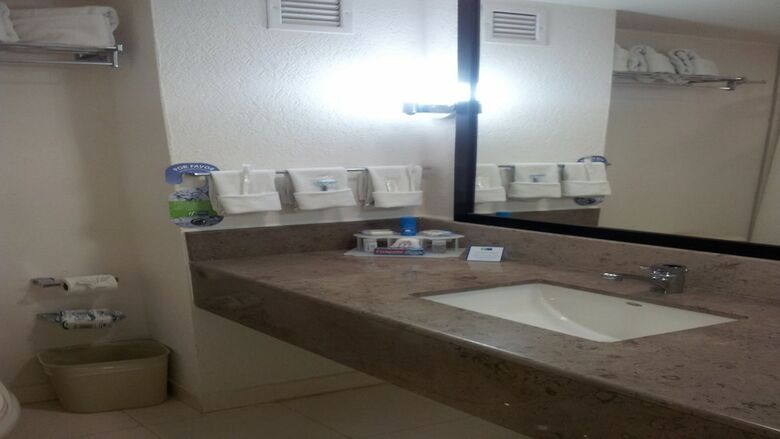 Hotel Holiday Inn Express Tuxtla Gutierrez La Marimba