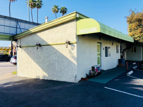 Encore Motel
