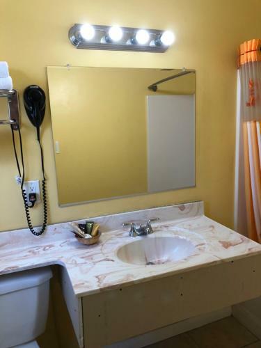 Encore Motel