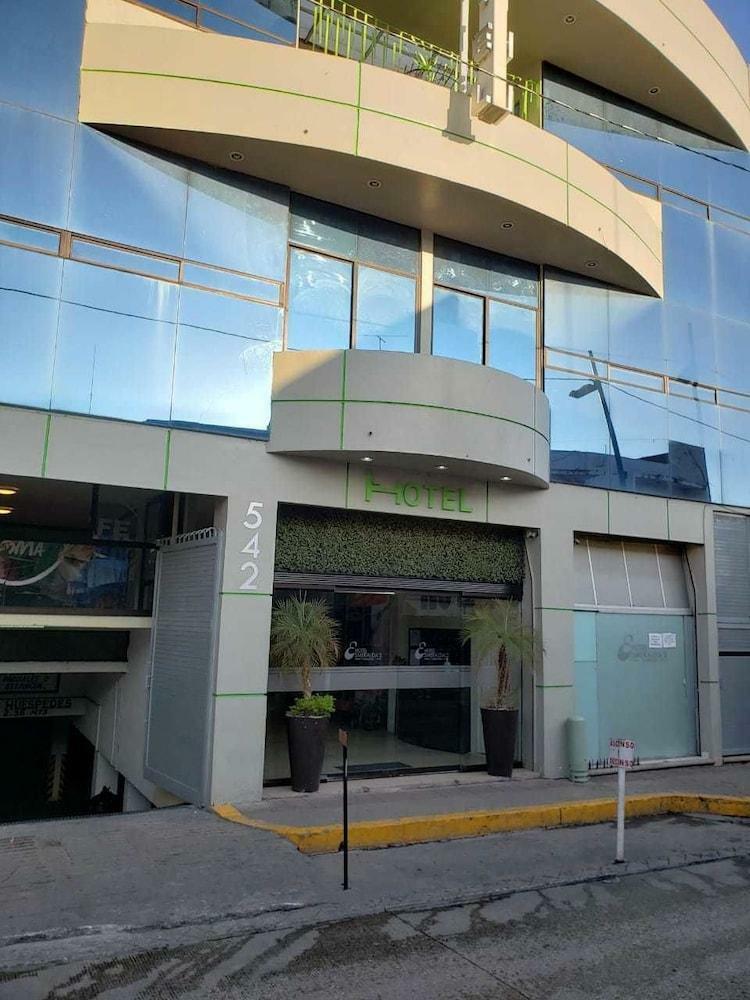 Hotel Esmeraldas