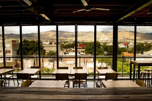 Albergue Hostal Tres Central