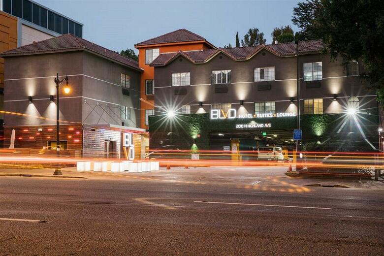 The Blvd Hotel & Suites