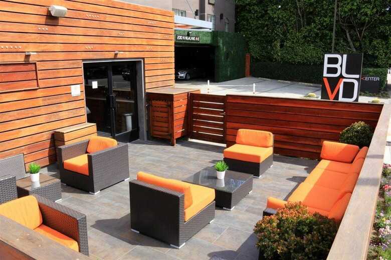 The Blvd Hotel & Suites