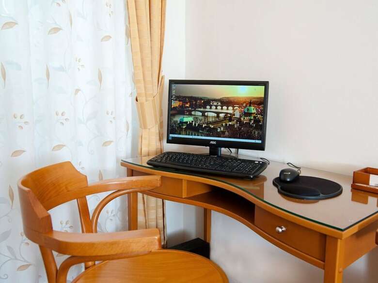 Hotel Cloister Inn
