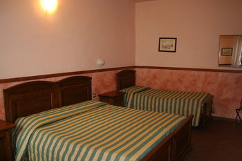 Hotel Monica