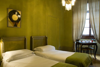 Bed & Breakfast N4u Guest House