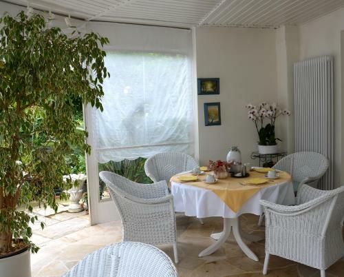 Hostal Hotel Ebnet Garni
