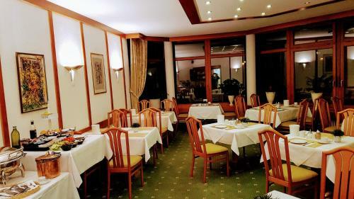 Hostal Hotel Garni Reulein