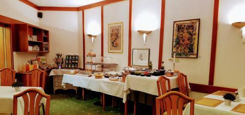 Hostal Hotel Garni Reulein