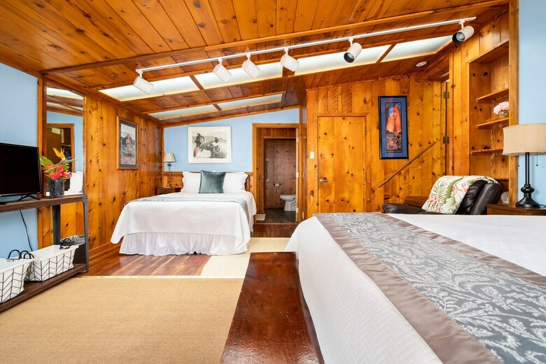 Aloha Junction Bed & Breakfast