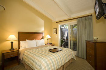 Hotel Red Cottage Inn
