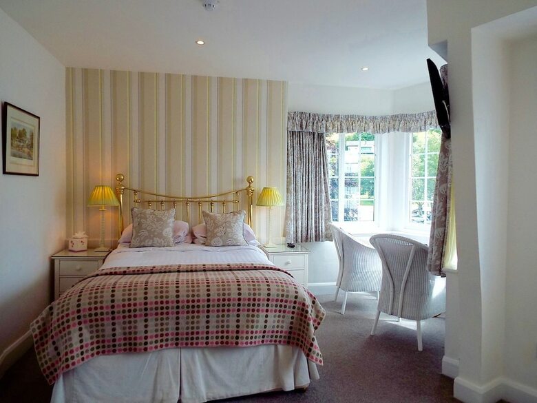 Hotel Wateredge Inn