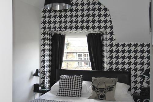The Lakes B&B