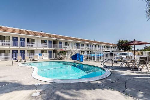 Motel 6 Modesto